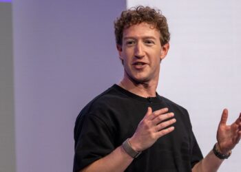 Acciones que realizan los mayores movimientos antes de la comercialización: APLD, META, BA