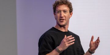 Acciones que realizan los mayores movimientos antes de la comercialización: APLD, META, BA