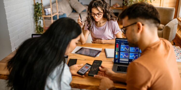 Prepare su cartera para shocks y oportunidades de crecimiento en 2026, según UBS