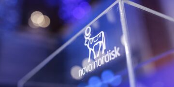 Acciones que realizan los mayores movimientos antes de la comercialización: NVO, TSLA, GOOGL, OSCR