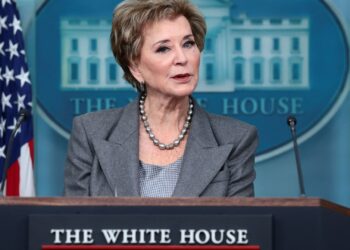 Funcionarios de Trump buscan poner fin al alivio