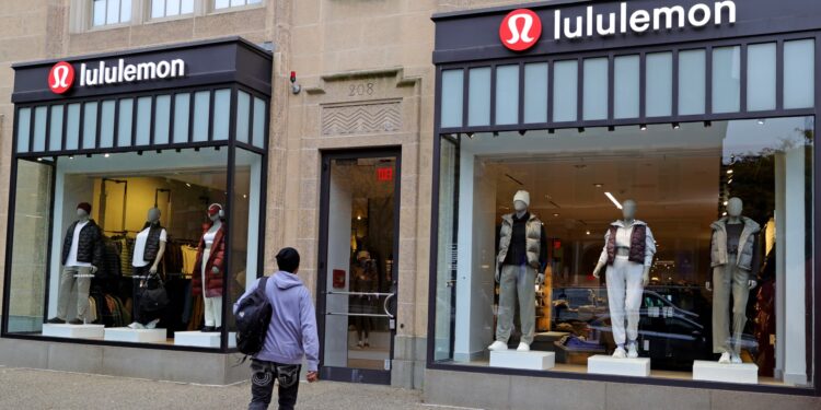 Acciones que realizan los mayores movimientos antes de la comercialización: TLRY, LULU, AVGO, C