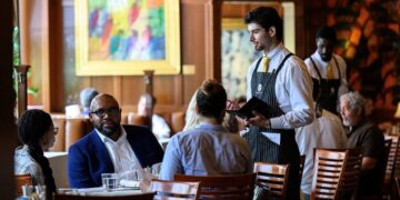 La inflación de los alimentos lleva a los comensales a elegir elementos de menú más baratos