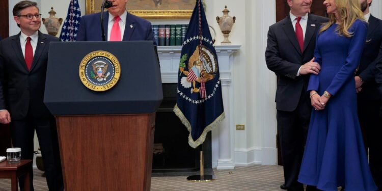 La donación de 6.000 millones de dólares de Dell soluciona un pequeño defecto en las cuentas infantiles de Trump