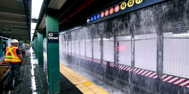 El metro de Nueva York cambia a tarifas tap-and-go