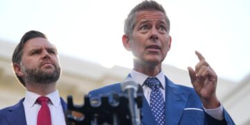 Duffy: No hay planes para reducir los costos de alimentos en los aeropuertos