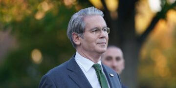 Bessent dice que no habrá restricciones sobre cómo se pueden usar las ‘Cuentas Trump’ para niños