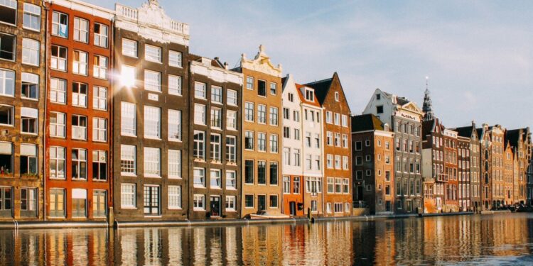 Los inversores holandeses invierten una cifra récord de 4.200 millones de dólares en nuevas viviendas de alquiler en 2025