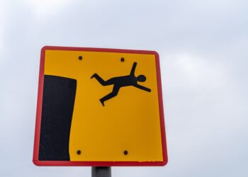 Cuando $50 le cuestan $500: el próximo ‘precipicio de ingresos’ de la Seguridad Social