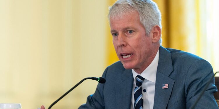 El secretario de Energía predice que los precios de la electricidad dejarán de subir ‘muy pronto’