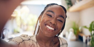 5 creencias tóxicas sobre el dinero que me mantuvieron estancado financieramente (lo que creo ahora)