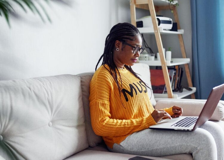 ¿Preocupado por tus finanzas en 2026? Aquí hay 5 movimientos de dinero recomendados por expertos.