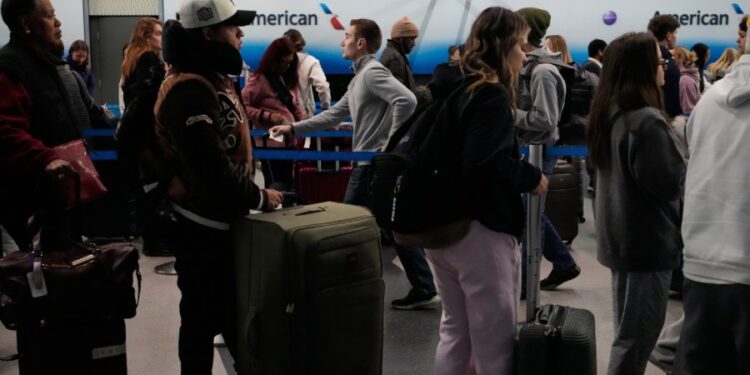 Un récord de 3,13 millones de pasajeros inspeccionados en los aeropuertos el domingo