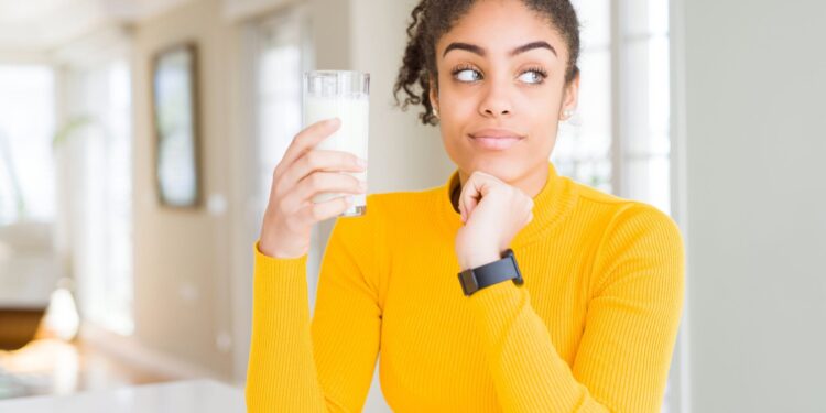 Beber este tipo de leche podría ser terrible para el corazón