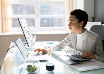 25 trabajos remotos que no requieren un título