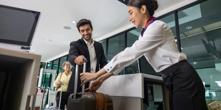 Cuatro aerolíneas importantes de EE. UU. están a punto de recortar los beneficios gratuitos, o ya lo hicieron