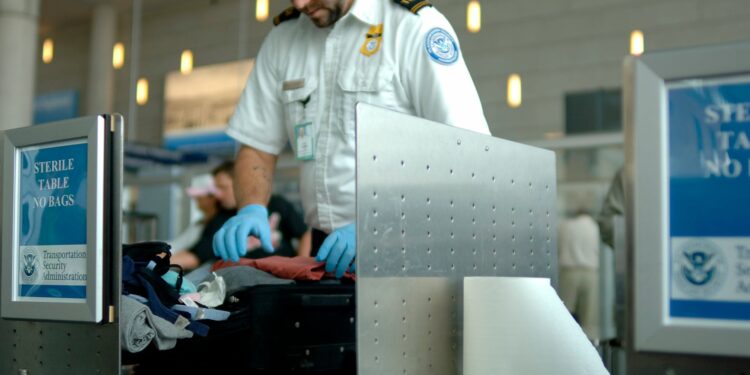 Estos 5 elementos comunes podrían hacer que la TSA lo marque en esta temporada navideña