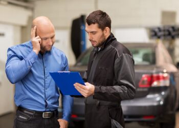 10 marcas de automóviles con los costos de reparación más altos a largo plazo y las 3 más baratas