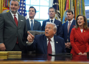 Ahorro de combustible frente a costos de automóviles: Trump revertirá las reglas sobre vehículos de Biden