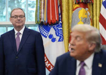 Funcionarios de Trump plantean en privado dudas sobre Hassett como presidente de la Fed