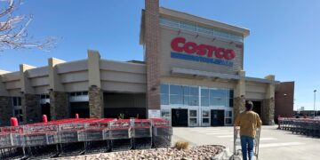 Costco demanda a la administración Trump por aranceles: NPR