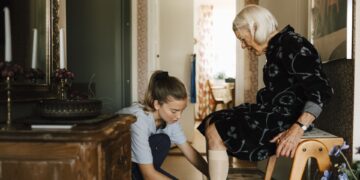 Qué significan los cambios del ‘gran y hermoso proyecto de ley’ de Medicaid para los cuidadores familiares