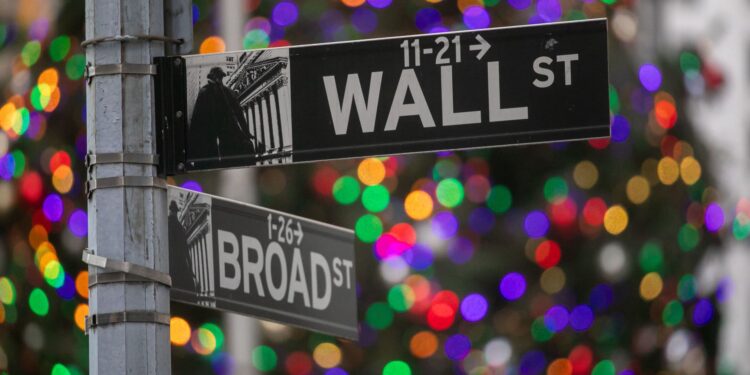 Compras en caída y poder comercial ‘TACO’ fuerte año