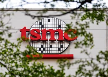 Acciones que realizan los mayores movimientos antes de la comercialización: TSM, ASML, BLK