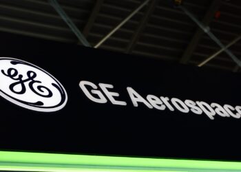 Acciones que realizan los mayores movimientos al mediodía: GE, PG, NTRS, META