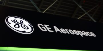 Acciones que realizan los mayores movimientos al mediodía: GE, PG, NTRS, META