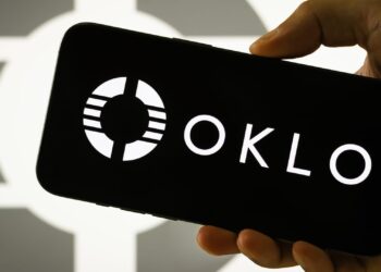 Acciones que realizan los mayores movimientos antes de la comercialización: VST, OKLO, INTC, GM