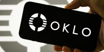 Acciones que realizan los mayores movimientos antes de la comercialización: VST, OKLO, INTC, GM