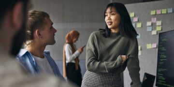 Cómo los solicitantes de empleo pueden destacarse en una recesión en la contratación