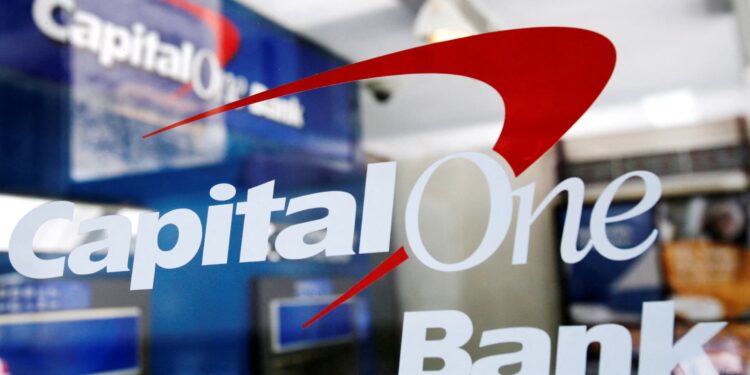 Acciones que realizan los mayores movimientos antes de la comercialización: Capital One, Affirm, Walmart, Akamai, Sun Country y más