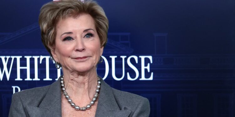 El Departamento de Educación retrasará el cobro de préstamos estudiantiles en mora