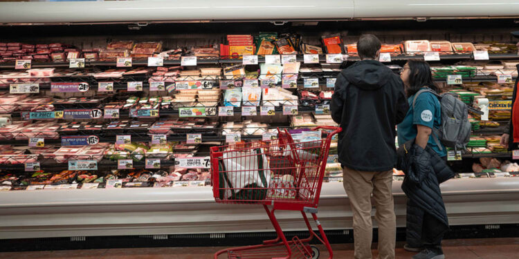 La inflación mayorista fue más suave de lo esperado, las ventas minoristas aumentaron en noviembre