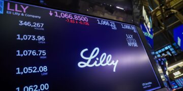 Acciones que realizan los mayores movimientos al mediodía: MS, COIN, TSM, LLY