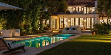 EXCLUSIVO: El antiguo paraíso frente a la playa del ‘Rey de Hollywood’ Douglas Fairbanks se vende por $ 16 millones