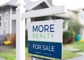 Las ventas de viviendas en EE. UU. en 2025 se estancaron en su nivel más bajo en 30 años debido a que las tasas hipotecarias y los precios pesaron sobre el mercado