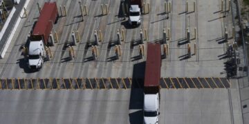 California retrasa la cancelación de miles de licencias de camioneros migrantes