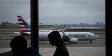 Decenas de vuelos caribeños cancelados tras ataque estadounidense a Venezuela