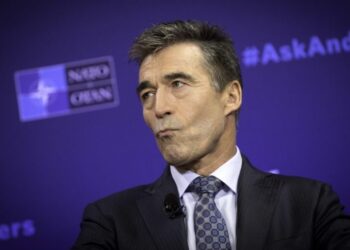 Exjefe de la OTAN: Europa debe preparar una ‘bazuca’ económica para disuadir la toma de Groenlandia por parte de Trump