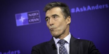 Exjefe de la OTAN: Europa debe preparar una ‘bazuca’ económica para disuadir la toma de Groenlandia por parte de Trump