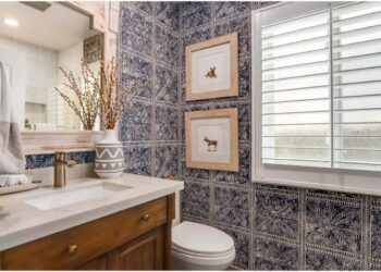 Desglose de costos de remodelación de baños 5×7 para 2025