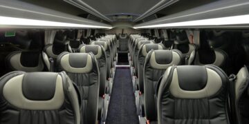 Conductor de autobús se niega a llevar pasajeros al destino de DC, dice un cliente