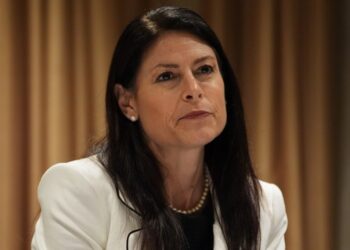 Michigan demanda a los gigantes petroleros, alegando colusión para sofocar las energías renovables y los vehículos eléctricos