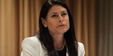 Michigan demanda a los gigantes petroleros, alegando colusión para sofocar las energías renovables y los vehículos eléctricos