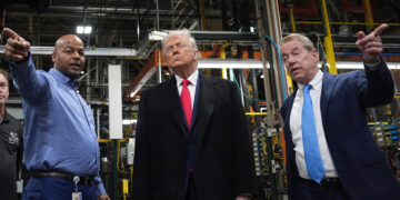 ‘Les prometieron que los precios iban a bajar’: Por qué el argumento sobre los aranceles a los automóviles puede no ayudar a Trump