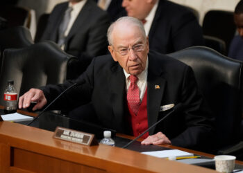 Grassley y Durbin expresan su preocupación por el proyecto de ley de criptomonedas de Tim Scott