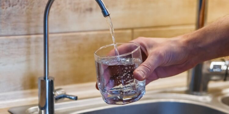 Diez estados con el agua del grifo más limpia y donde es peor